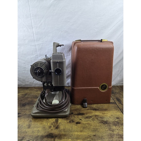 Revere Model 85 8mm film projector excellent works beautiful vintage